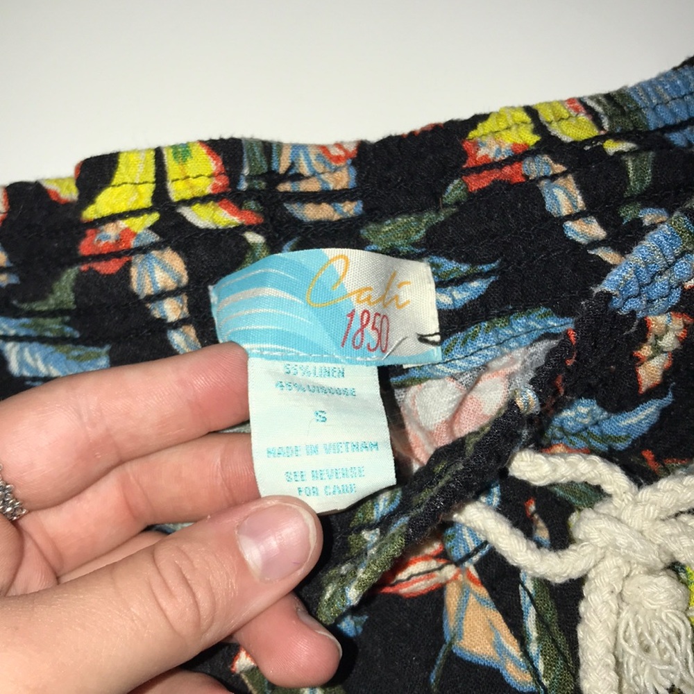 Flowy Shorts - Picture 3 of 3